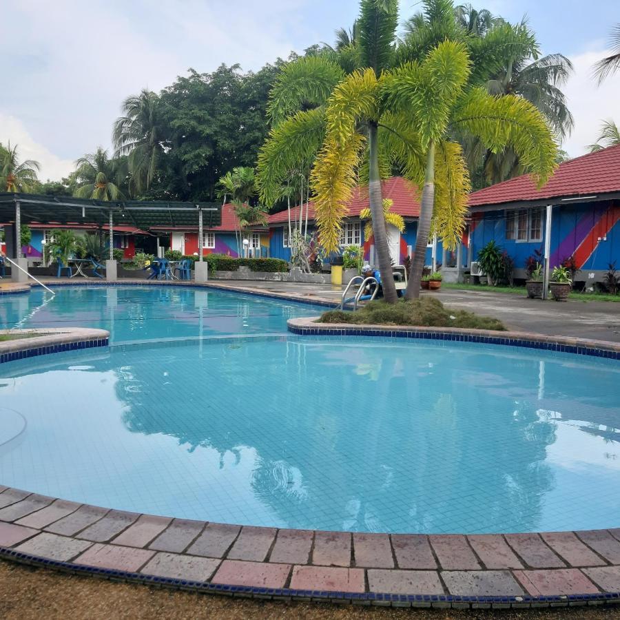 Global Ikhwan Resort クア エクステリア 写真